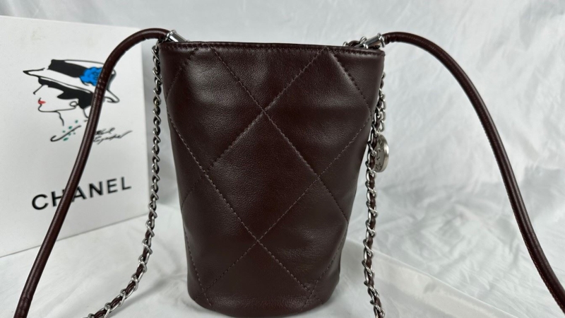 Ch**el bucket bags